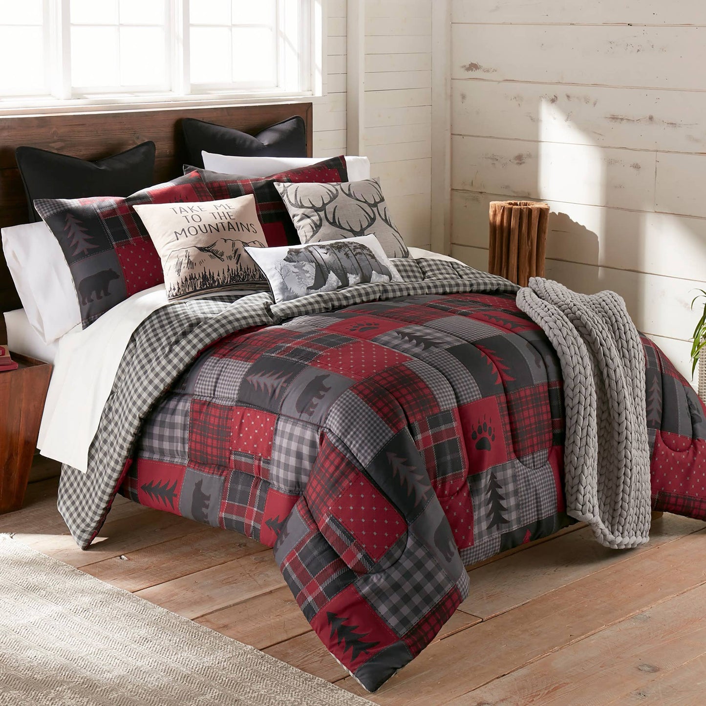 Donna Sharp Red Forest 3pc Comforter Set: Queen