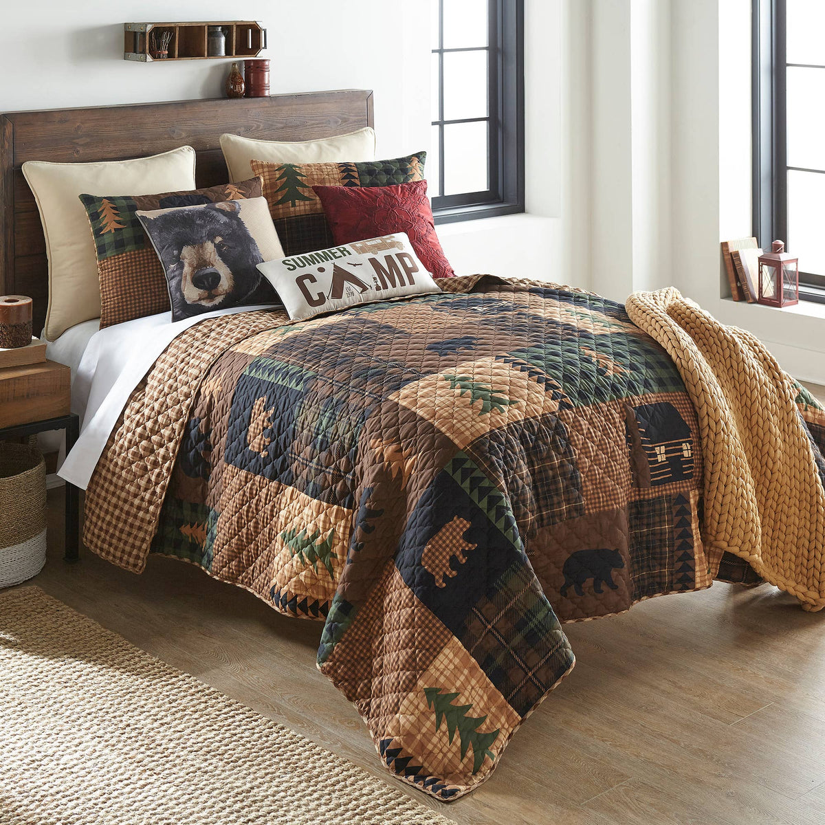 Brown Bear Cabin Lightweight Quilted Bedding